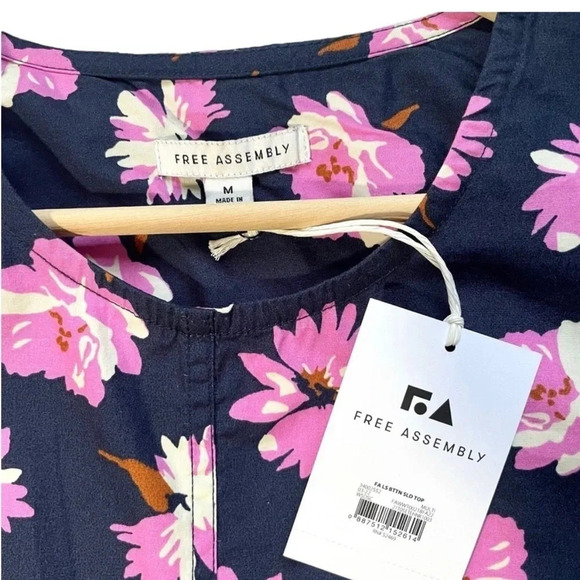 NWT Free Assembly Floral Long Sleeve Blouse - Picture 3 of 5